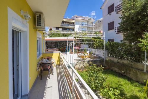 Hundefreundliches Apartment mit BBQ, privatem Balkon und nur 700 Meter zum Strand
