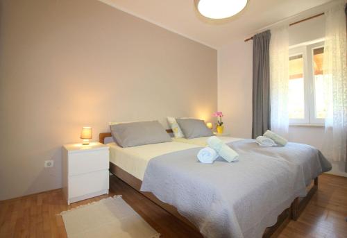 Hundefreundliches Apartment nur 250 Meter zum Strand mit mediterranem Garten