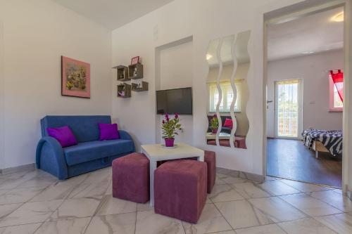Charmantes hundefreundliches Apartment mit privatem Balkon, Spielplatz, Grill