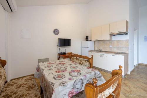 Helles Apartment nur 100 Meter zum Strand mit Meerblick
