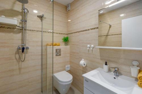 Idyllisches Apartment nur 600 Meter zum Strand mit privater Terrasse, WiFi, Parkplatz