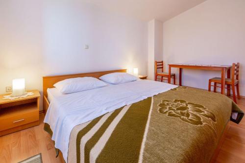 Helles Apartment nur 650 Meter zum Strand mit herrlichem Meerblick, privatem Balkon, Waschmaschine