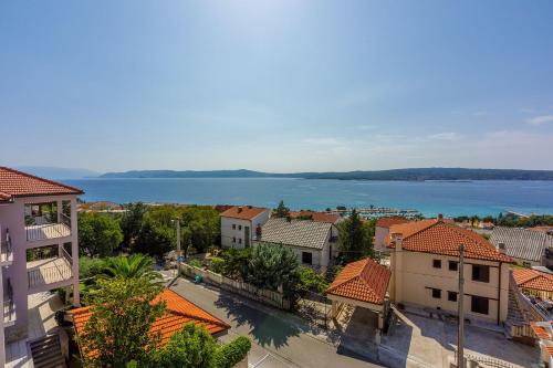 Exquisites Apartment mit Meerblick, Sauna, Gym, Pool, klimatisierten Schlafzimmern - nur 500 Meter zum Strand
