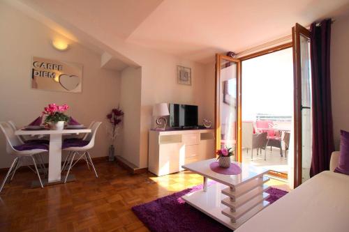 Charmante Dachgeschosswohnung mit Meerblick und Blick auf die Altstadt von Porec