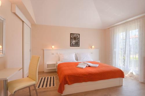 Bezauberndes Apartment mit grossem Pool, privatem Balkon, BBQ, nur 800 Meter zum Strand