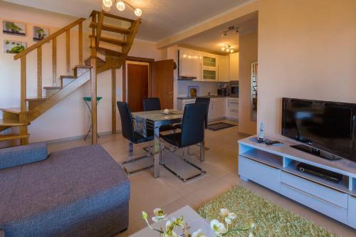 Besonderes Penthouse-Apartment auf zwei Etagen - nur 450 Meter zum Strand