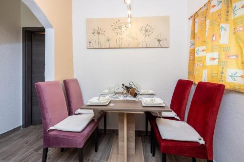 Beeindruckendes Apartment mit Whirlpool, Lounge-Liegen, Meerblick, Grill