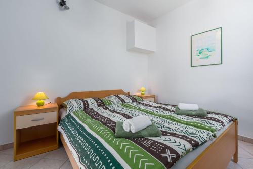 Charmantes Apartment nur 400 Meter zum Strand mit grossem Pool, privater Terrasse, Grill, Liegen