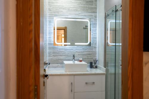Ένα μπάνιο στο SHRTSTAYS - Charming Family Studio in Tangier