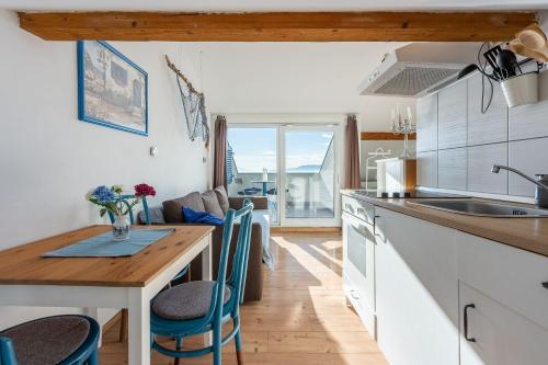Atemberaubendes Studio direkt am Meer mit privatem Balkon, Grill, Meerblick