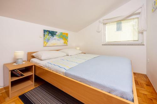 Cozy Dachgeschosswohnung mit Meerblick, Klima, WiFi - nur 350 Meter zum Strand