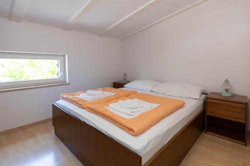 Mediterranes Apartment nur 150 Meter zum Strand mit Meerblick, Grillbereich, Privatparkplatz, WiFi