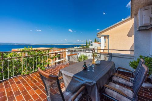 Komfortables Apartment nur 250 Meter zum Sandstrand mit privater Dachterrasse und Meerblick
