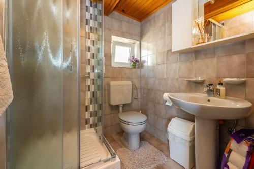 Komfortables Apartment nur 250 Meter zum Sandstrand mit privater Dachterrasse und Meerblick