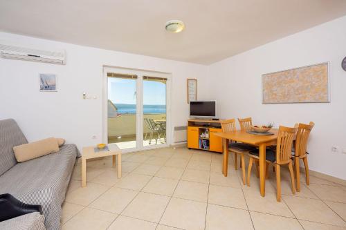 Lichtdurchflutetes Apartment nur 350 Meter zum Strand mit herrlichem Meerblick