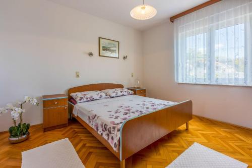 Komfortables Apartment nur 500 Meter zum Strand mit Meerblick, Klima, privatem Balkon