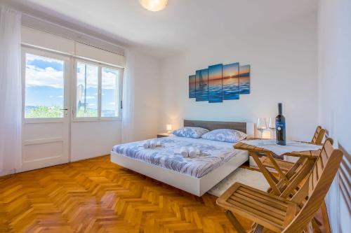Komfortables Apartment nur 430 Meter zum Strand mit Meerblick, Balkon, Terrasse, Grillbereich