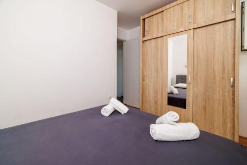 Modernes Apartment nur 150 Meter zum Strand mit Pool, Jacuzzi, Meerblick, Billard