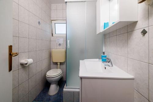 Atemberaubendes Apartment 150 Meter zum Strand mit Jacuzzi, Meerblick, Pool, Billardtisch