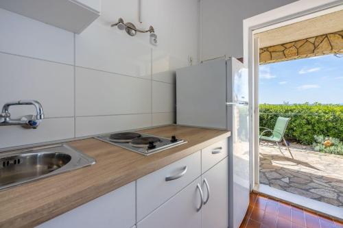 Renoviertes Studio-Apartment nur 120 Meter zum Strand mit Meerblick