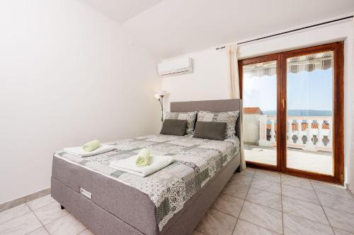 Idyllisches Studio-Apartment mit grandiosen Meerblick, Privatparkplatz, WiFi