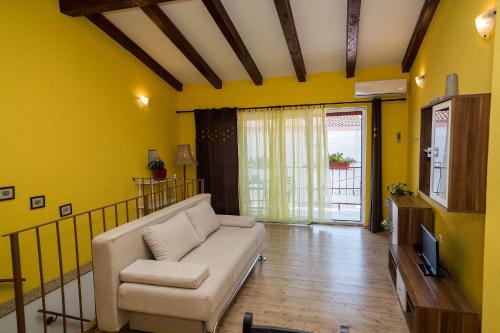 Einzigartiges Apartment nur 300 Meter zum Strand mit Meerblick, privatem Balkon, Waschmaschine