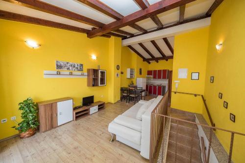 Einzigartiges Apartment nur 300 Meter zum Strand mit Meerblick, privatem Balkon, Waschmaschine