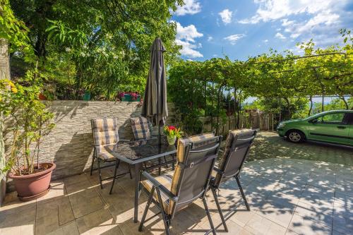 Preiswertes Studio-Apartment mit privatem Grill, Privatparkplatz unweit vom Meer