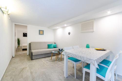 Reizendes Apartment nur 350 Meter zum Sandstrand mit Meerblick, Grill, Waschmaschine