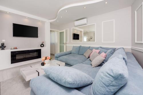 Exquisites Apartment nur 350 Meter zum Strand mit herrlichem Meerblick, Privatparkplatz, WiFi
