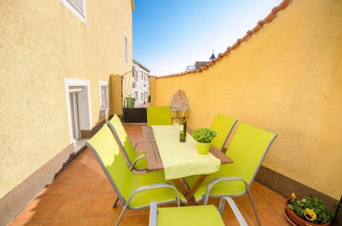 Modernes Apartment nur 350 Meter zum Strand mit privater Terrasse, Babybett, Elektrogrill