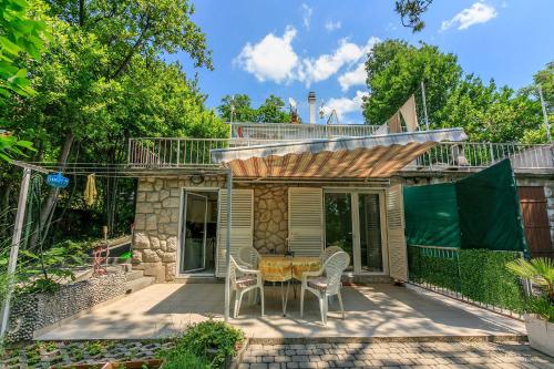 Beeindruckendes Apartment direkt am Strand mit privater Terrasse, Privatparkplatz, WiFi, Grill