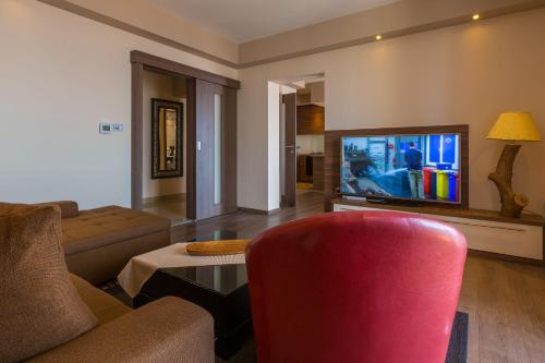 Einzigartiges Apartment mit grandiosen Meerblick, Pool, BBQ und nur 700 Meter zum Strand