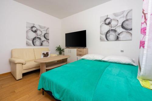 Hundefreundliches Apartment nur 150 Meter zum Strand mit Meerblick, BBQ, WiFi