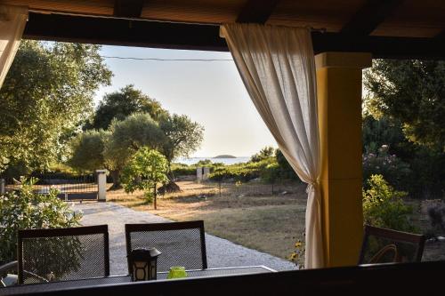 Hundefreundliches Ferienhaus nur 500 Meter zum Strand mit Meerblick und tollem Privatgarten