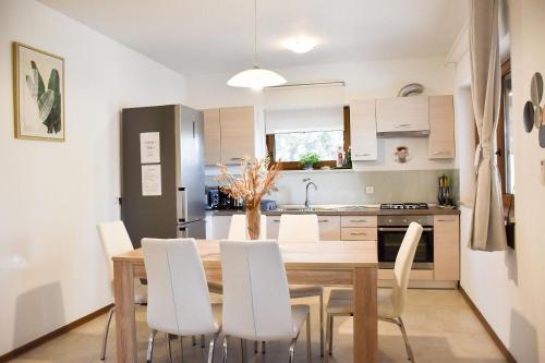 Hundefreundliches Ferienhaus nur 500 Meter zum Strand mit Meerblick und tollem Privatgarten