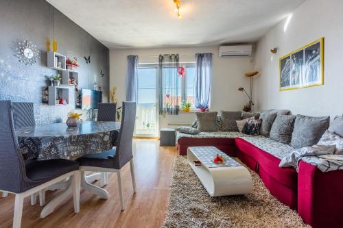 Helles Apartment mit Meerblick, Espressomaschine, Grillbereich, Waschmaschine