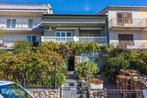 Helles Apartment mit Meerblick, Espressomaschine, Grillbereich, Waschmaschine