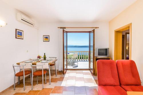 Cozy Apartment mit atemberaubenden Meerblick, BBQ und nur 500 Meter zum Strand