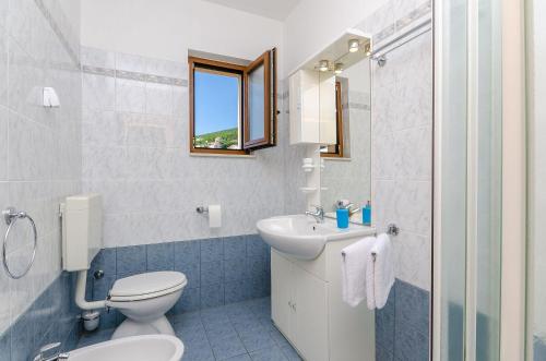 Cozy Apartment mit atemberaubenden Meerblick, BBQ und nur 500 Meter zum Strand
