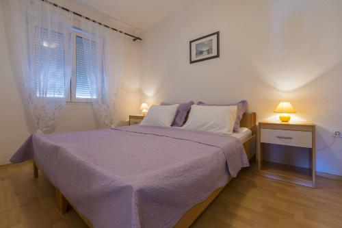 Hundefreundliches Apartment nur 300 Meter bis zur Adria mit Meerblick, Grill, WiFi