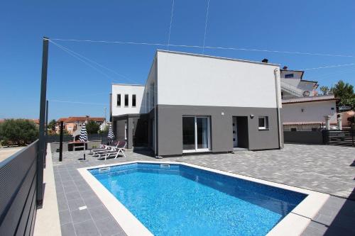 Einzigartige Villa direkt in Rovinj mit Privatpool, Grillbereich, Privatparkplatz, WiFi