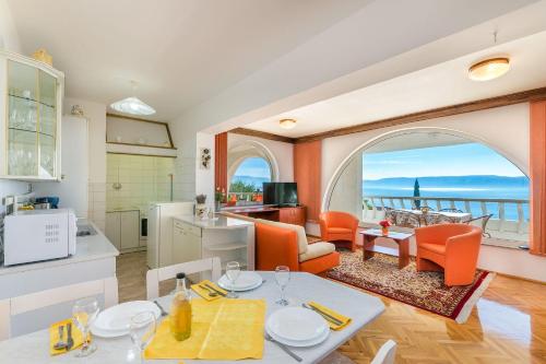 Mediterranes Apartment mit Meerblick, Grill - ab 14 Tagen Aufenthalt eine gratis Bootsfahrt