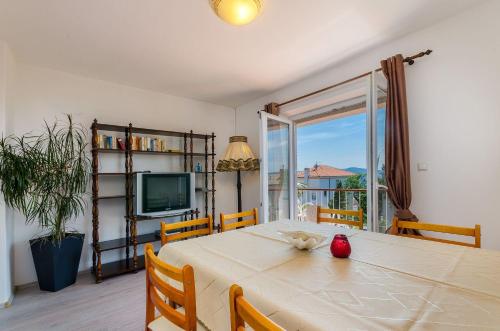 Komfortables Apartment nur 200 Meter zum Strand mit 2 Balkone, Meerblick, Grill