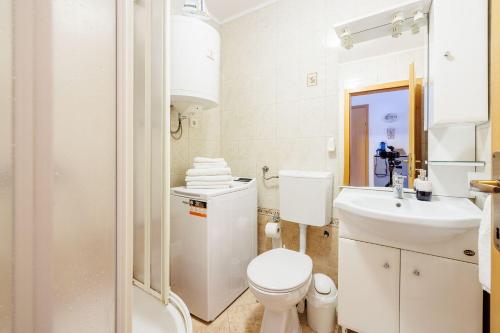 Komfortables Apartment nur 500 Meter zum Strand mit Meerblick, Waschmaschine, Parkplatz