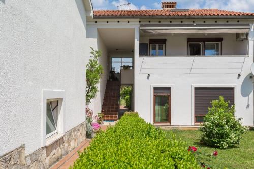 Exquisites Apartment mit eigener Galerie, Babybett, Waschmaschine und nur 700 Meter zum Strand