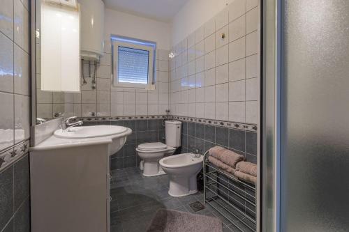 Charmantes Apartment nur 300 Meter zum Strand mit Meerblick, Grillbereich - hundefreundlich