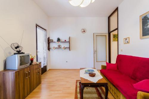 Nostalgisches Apartment nur 500 Meter zum Strand mit privater Terrasse, Meerblick, Grill