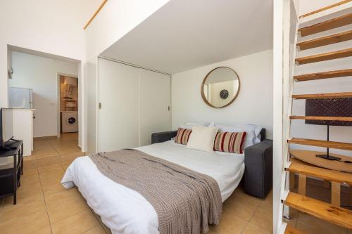 Cozy Apartment nur 350 Meter zum Sandstrand mit privater Terrasse und mediterranem Garten