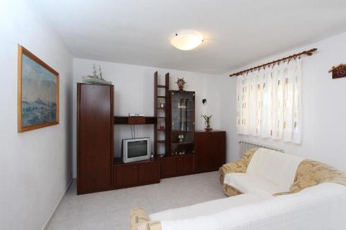 Komfortables Apartment mit privatem Balkon, Privatparkplatz, Babybett, Klima
